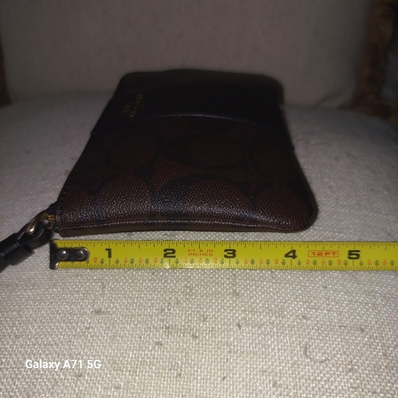 Coach NWT Signature Dark Khaki and Black Wristlet Wallet - Picture 11 of 11